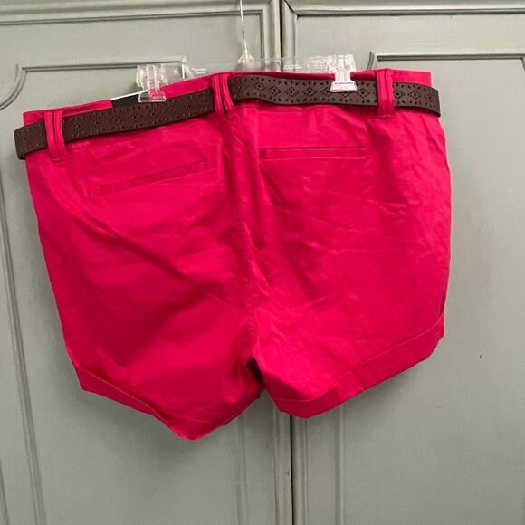 Torrid NEW Sizse 24 Belted Candy Apple Shorts Curvy Flat Front - Picture 2 of 3